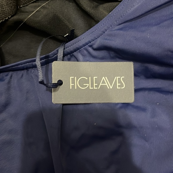 One piece Bathing suit - Picture 4 of 5